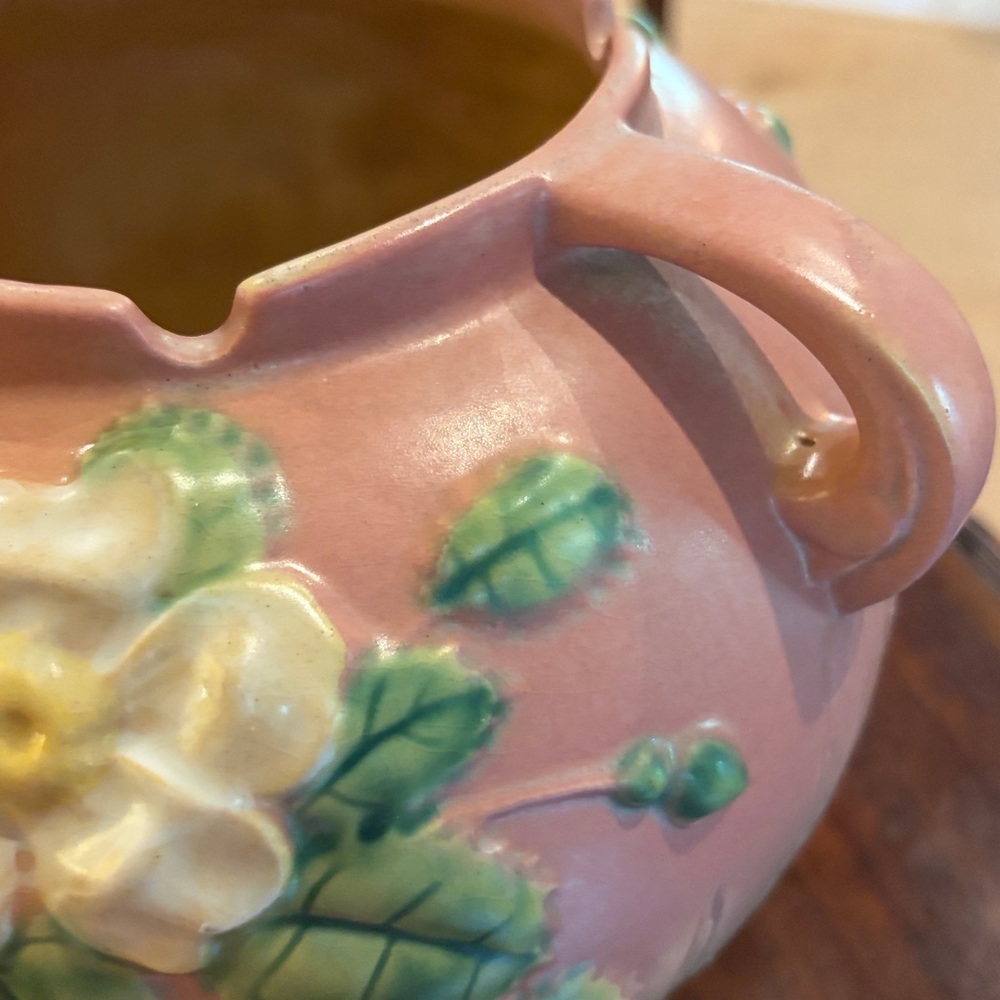 Vintage Roseville 🌹 White Roses Planter Bowl in Pink, size # 388-7, c.1949 - Picture 12 of 16